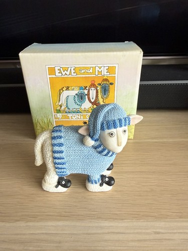 Border fine arts ewe - fine, and