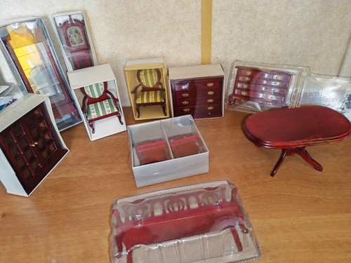 Doll house furniture clock - doll's,