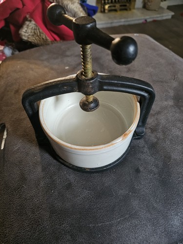 Cast iron meat - iron, with