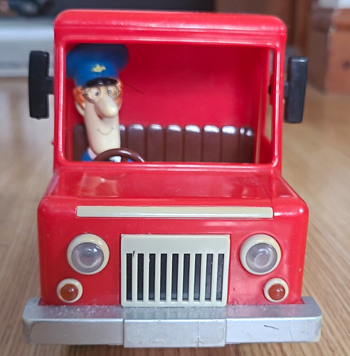 Postman pat red silver - pat,