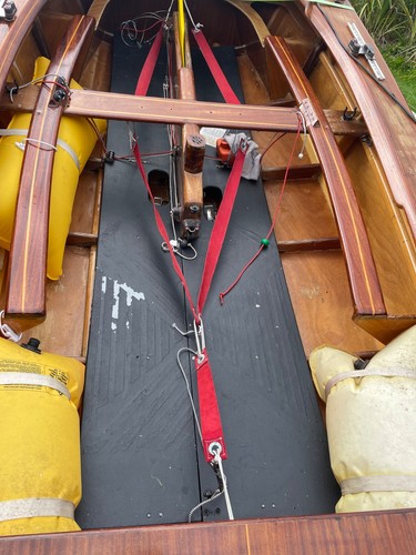Sailing dinghy toe - sailing,