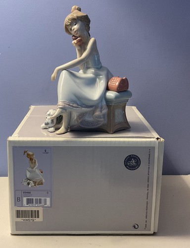 Lladro chit chat figurine - "chit-chat",