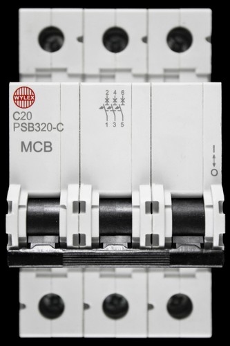Wylex amp curve 10ka - 20,