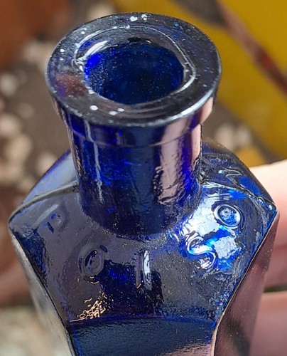 Unusual shoulder embossed