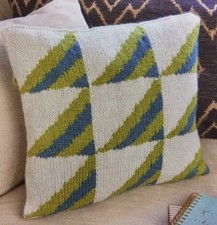 Triangle Geometric Cushion