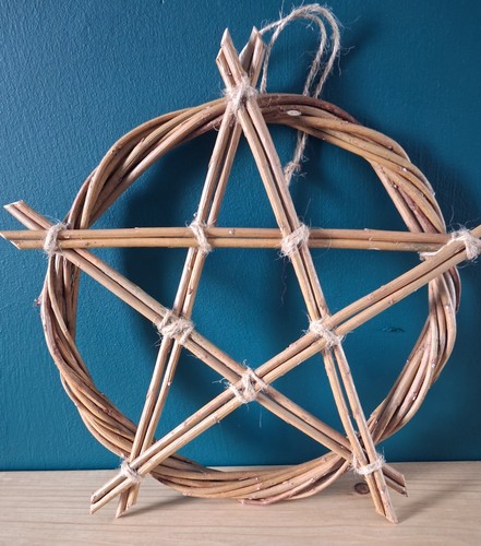 Natural willow pentacle - natural,