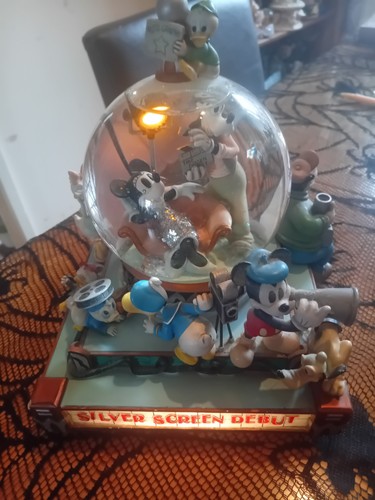 Disney snowglobe mickey mouse - snowglobe,