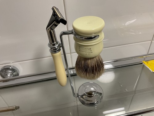 Geo trumper shaving set new - f,