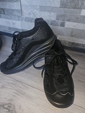 Womens Black Crane Toning