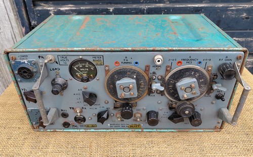 Ww2 military wireless set - wireless,