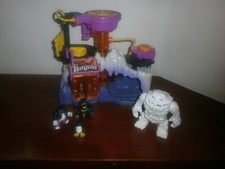 Imaginext Penguin's Lair with Snow Clayface and Figures