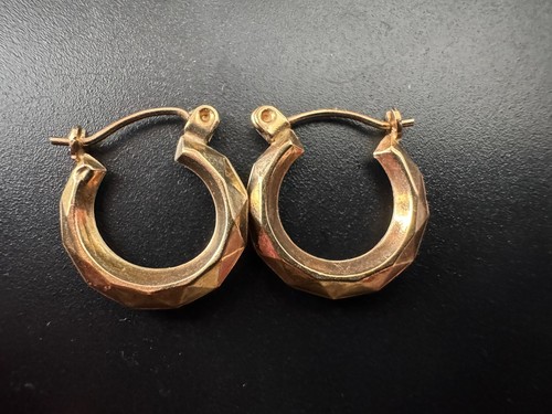 9ct 375 yellow gold - yellow, faceted