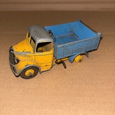 Dinky / 410 Bedford Tipper Lorry / Blue & Yellow missing two tyres 