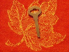 Flat Key For Vtg. Singer