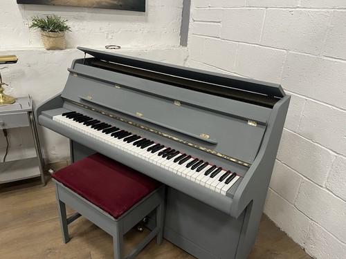 Bentley upright piano - upright,