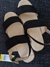 Ladies Size 6 Wedge Black Sandals New With Tag By Papaya