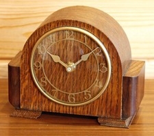 VINTAGE 17cm Wooden Mantel