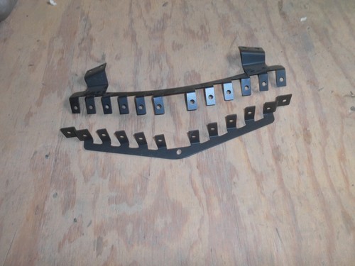 Grille slat mounting - grille,