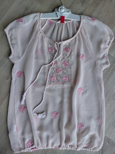 Falmer heritage women - falmer, pale