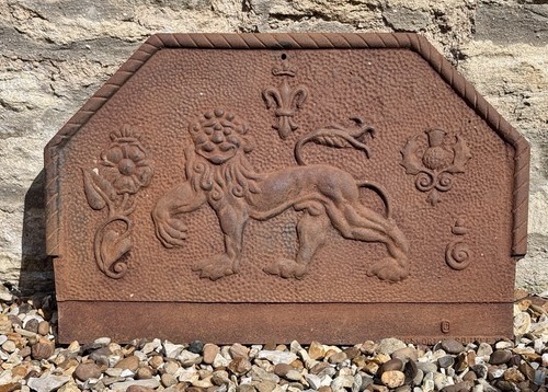 Vintage cast iron - fire, back