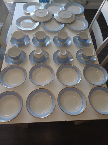 Piece doulton dinner set - 40,