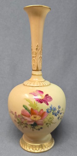 Royal worcester bud - royal, vase