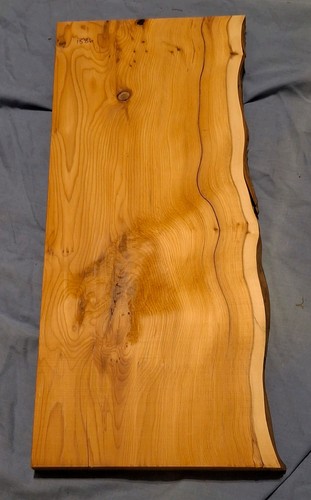 Rustic yew waney edge - edge, 25mm