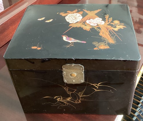 Antique lacquered box - antique, japanese