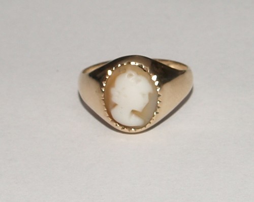 9ct yellow gold cameo ring - cameo,