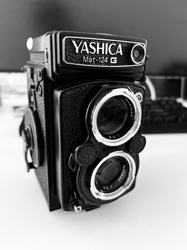 Yashica mat 124g film camera - yashica,