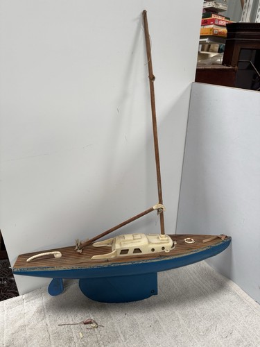 Vintage pond yacht giner - vintage,