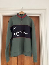 KARL KANI Signature Block