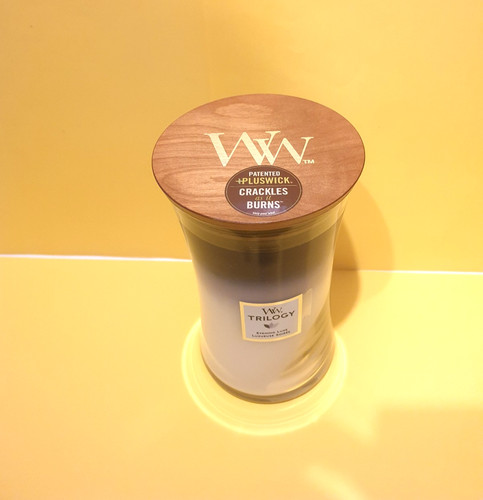 Woodwick scented candle large - candle,