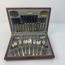 Cased Viners 44 Piece