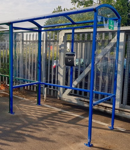 Smoking shelter ban vaping - uk,