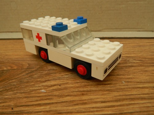 Lego town 600 ambulance - –,