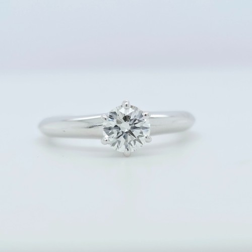 Tiffany round brilliant - &,