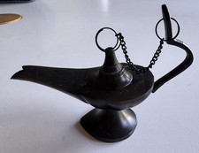 Small decorative genie - a,