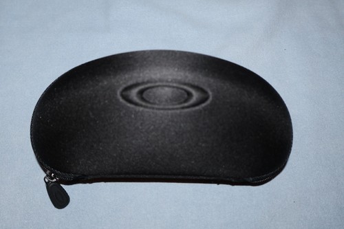 Oakley black smooth cloth hard - oakley,