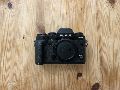 Fujifilm camera black - camera,
