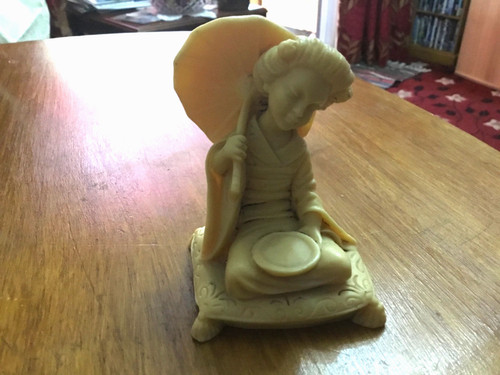 Vintage resin sitting - vintage, japanese