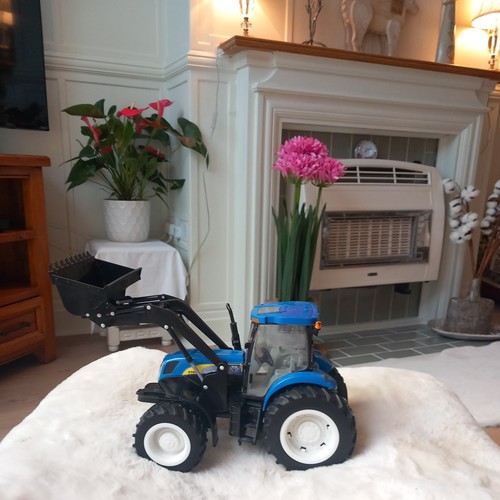 Britains new holland - new,