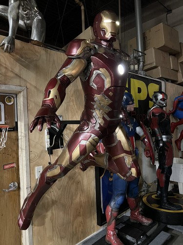 Life size marvel avengers age - marvel,