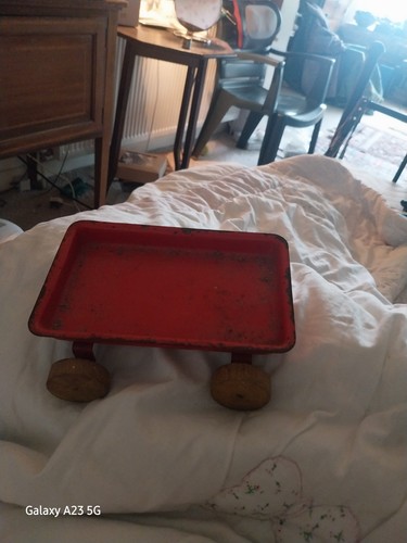 Triang red wagon - red,