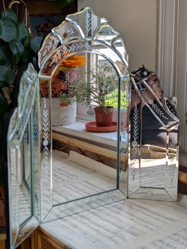 Lovely tri fold mirror - lovely,
