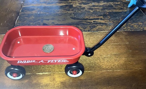 Vintage radio flyer - radio,