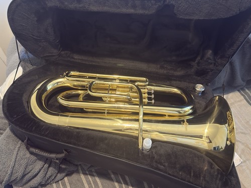 Full size tuba with - eb,