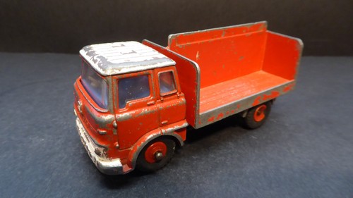 Dinky toys 402 bedford - toys,