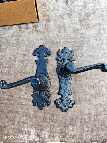 Pair garden handels - handels, cast
