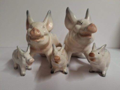Set five ceramic beswick - of,